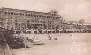 A view of the beach front of the Hotel Excelsior, at the Lido Venice, 1920s