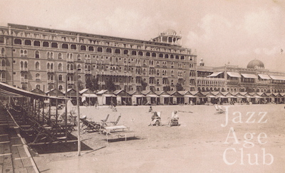 A view of the beach front of the Hotel Excelsior, at the Lido Venice, 1920s