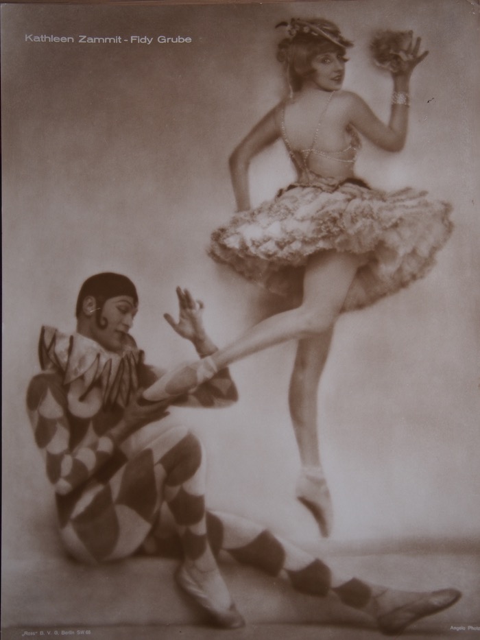Kathleen Zammit and Fidy Grube, late 1920s (image courtesy "Angel & Bear Productions Ltd.")