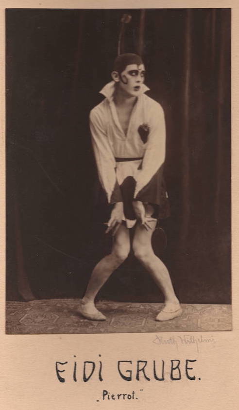 A photo of Fidi Grube as the Pierrot in a Hans Gerard ballet, 1925
